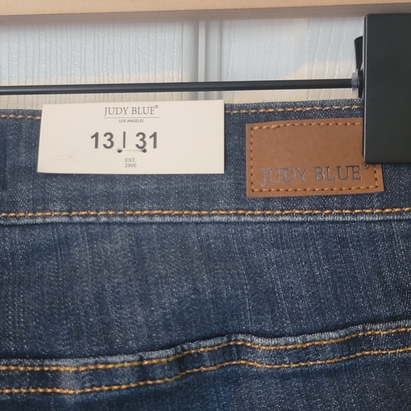 NWT Judy Blue Mid Rise Classic Skinny Jeans Raw‎ Edge 13/31 - Picture 7 of 12